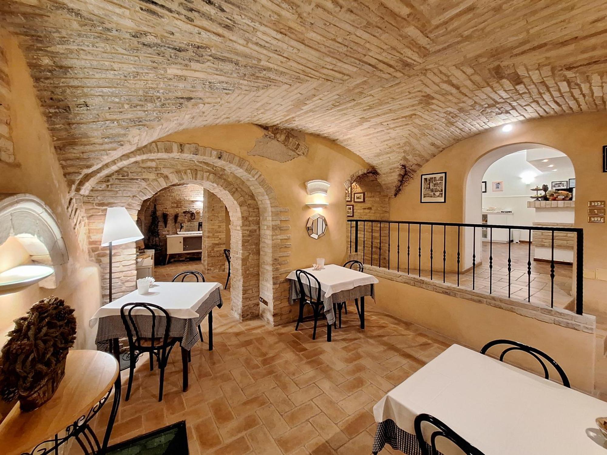 Hotel Lauri Мачерата Экстерьер фото