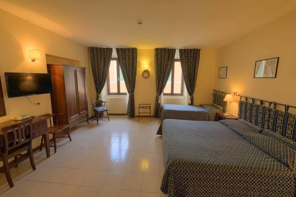 Hotel Lauri Мачерата Экстерьер фото